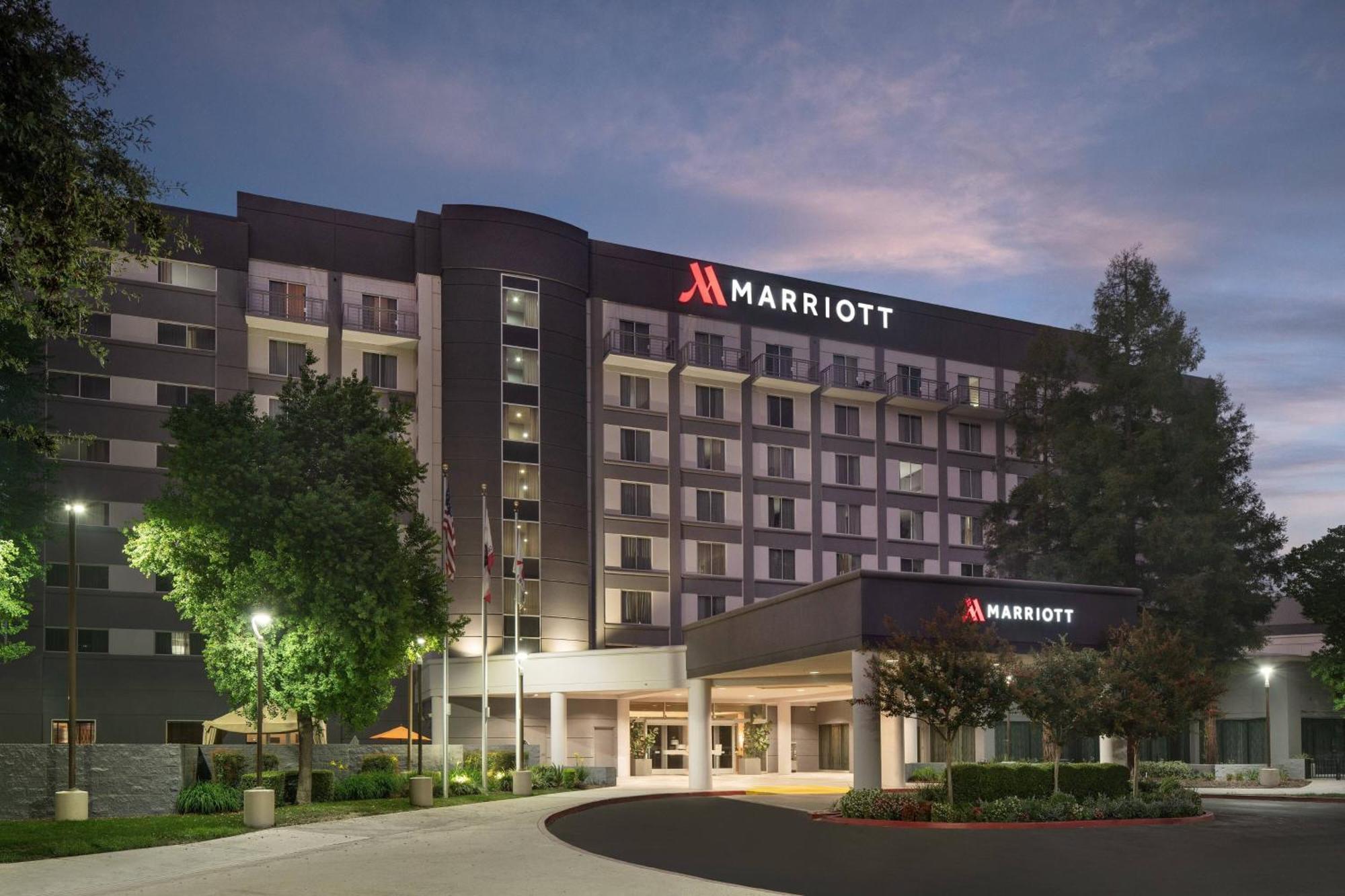 Visalia Marriott At The Convention Center Hotel Exterior photo